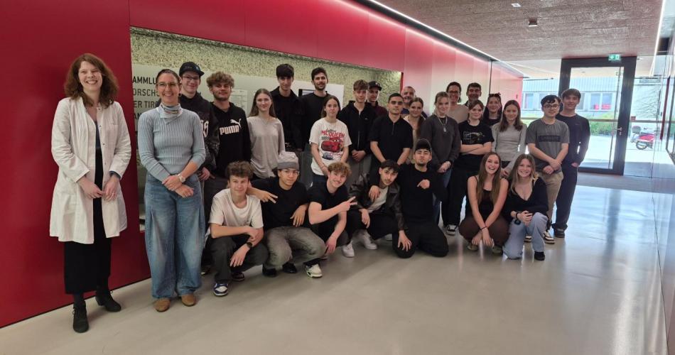 Klassenfoto 1bML - Landesarchiv Hall in Tirol